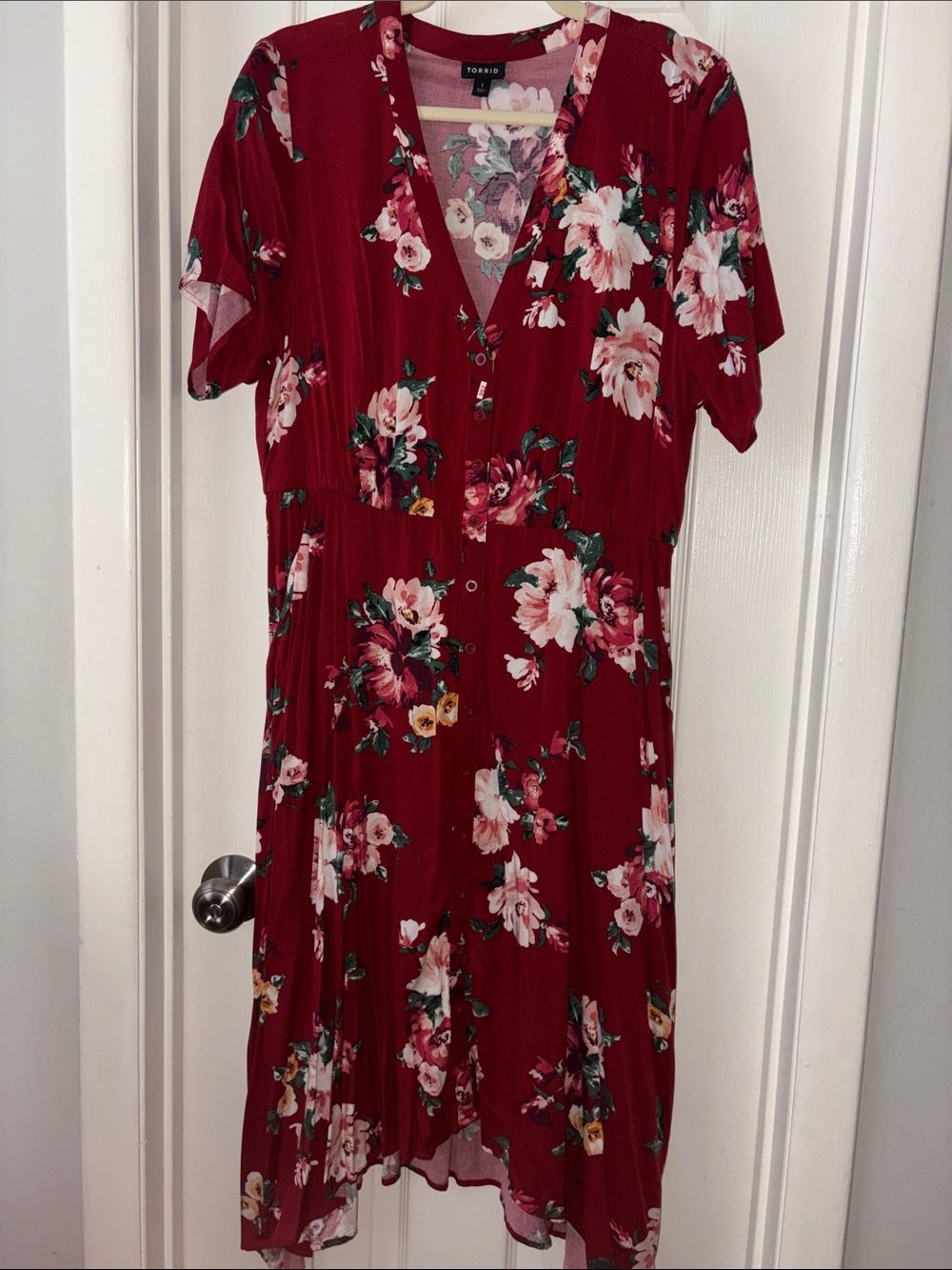 Torrid Burgundy Red Floral V-Neck button front shark bite Midi Dress 1